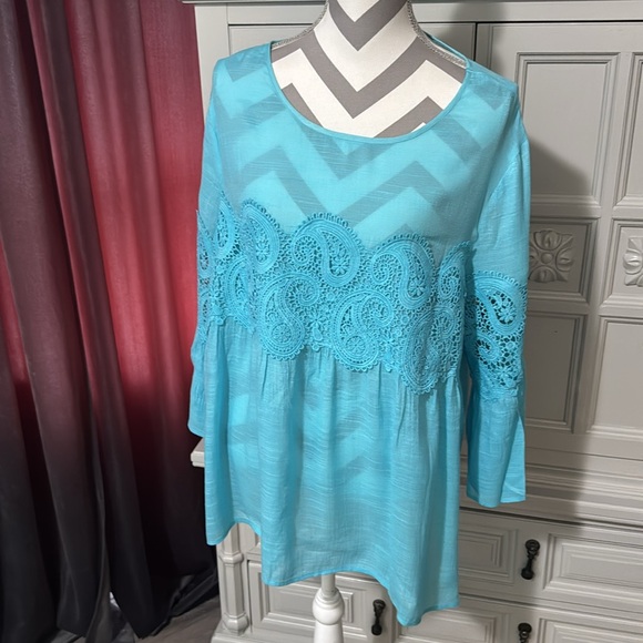 Sky Blue Blouse by Valerie Stevens with Lace Detail on Sleeves & Waist - Size XL - Picture 2 of 10